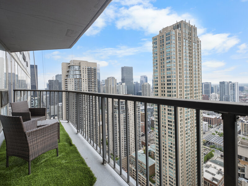 10 E Ontario Street Chicago IL 60611