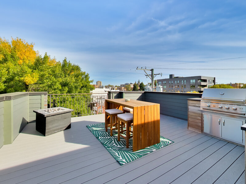 2415 W Huron Street Chicago IL 60612