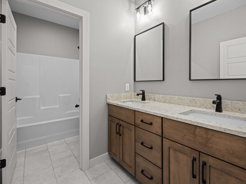 324 Linda Lane Riverdale IA 52722