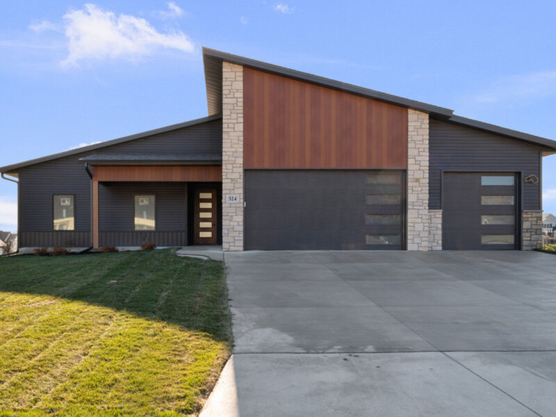 324 Linda Lane Riverdale IA 52722