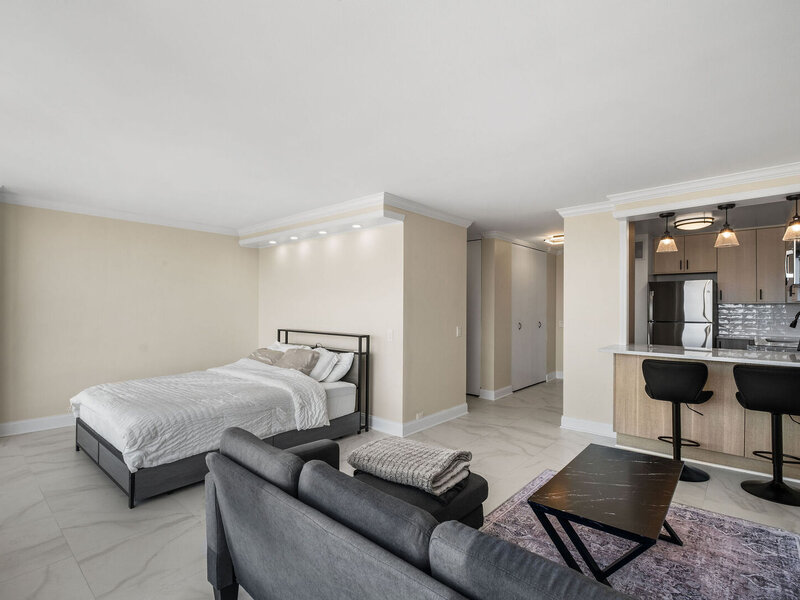 5445 N Sheridan Road Chicago IL 60640