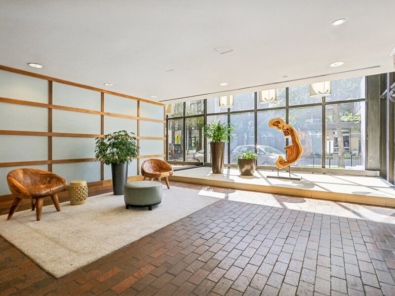 5445 N Sheridan Road Chicago IL 60640