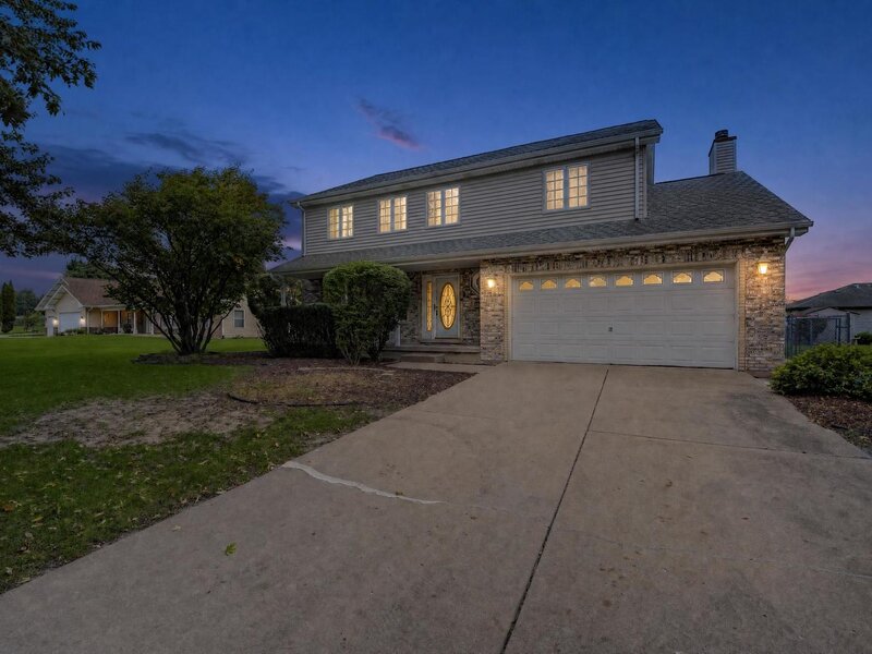611 Flambeau Court Romeoville IL 60446