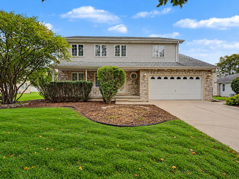 611 Flambeau Court Romeoville IL 60446