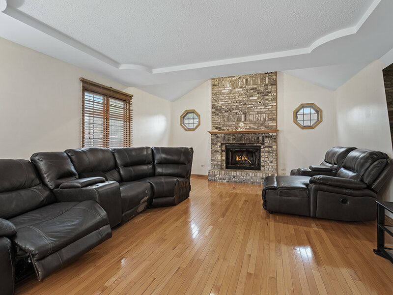 611 Flambeau Court Romeoville IL 60446