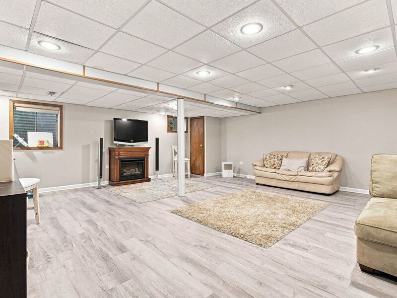 1209 River Oak Drive Naperville IL 60565