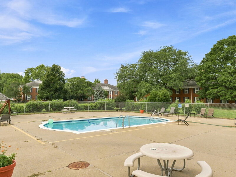 540 Devonshire Lane Crystal Lake IL 60014