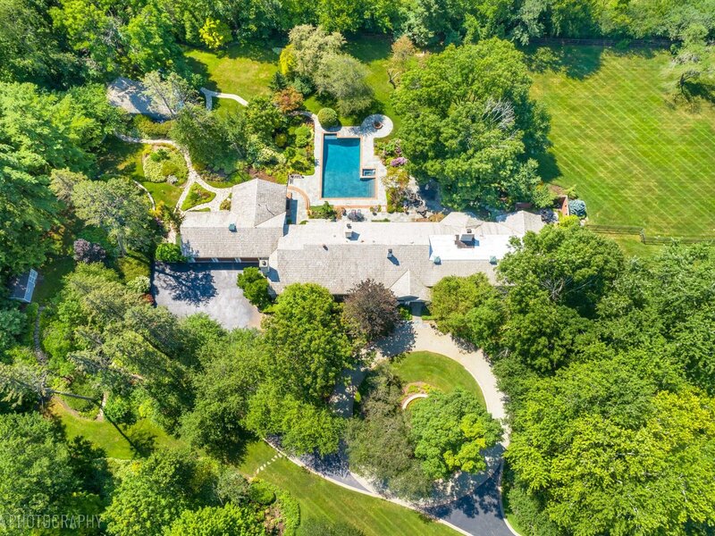 373 W County Line Road Barrington Hills IL 60010