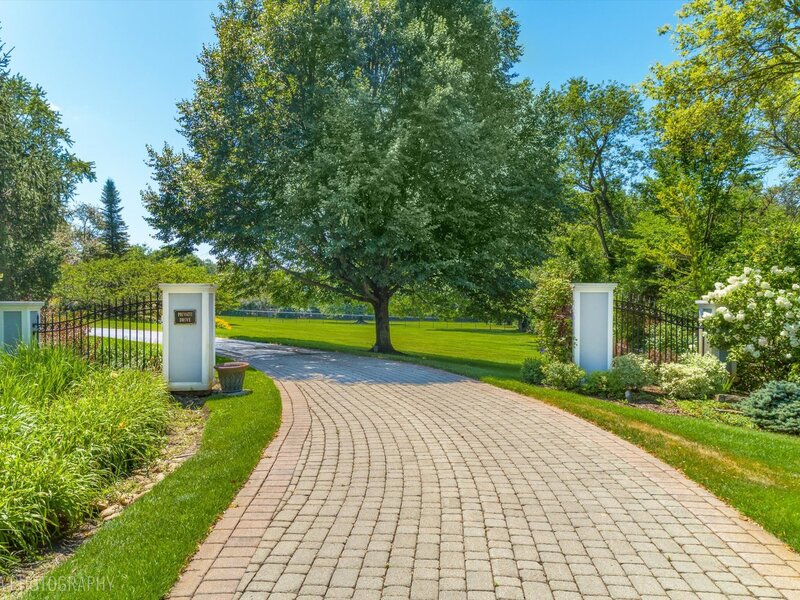 373 W County Line Road Barrington Hills IL 60010
