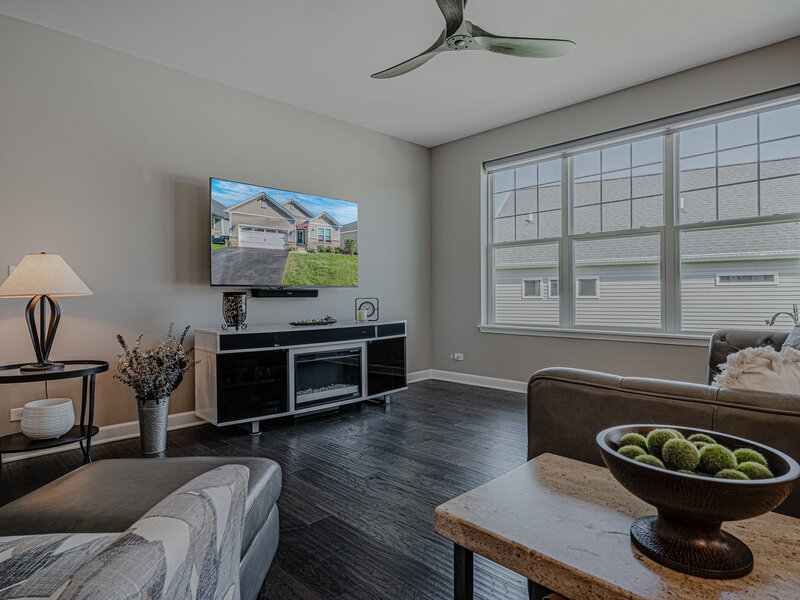 211 N Sunset Lane Addison IL 60101