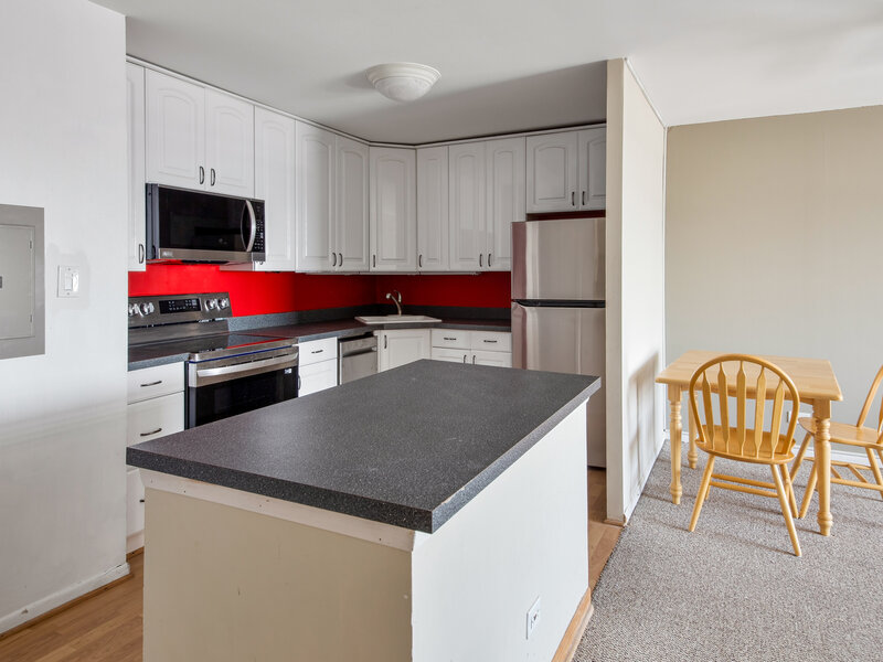 3930 N Pine Grove Avenue Chicago IL 60613