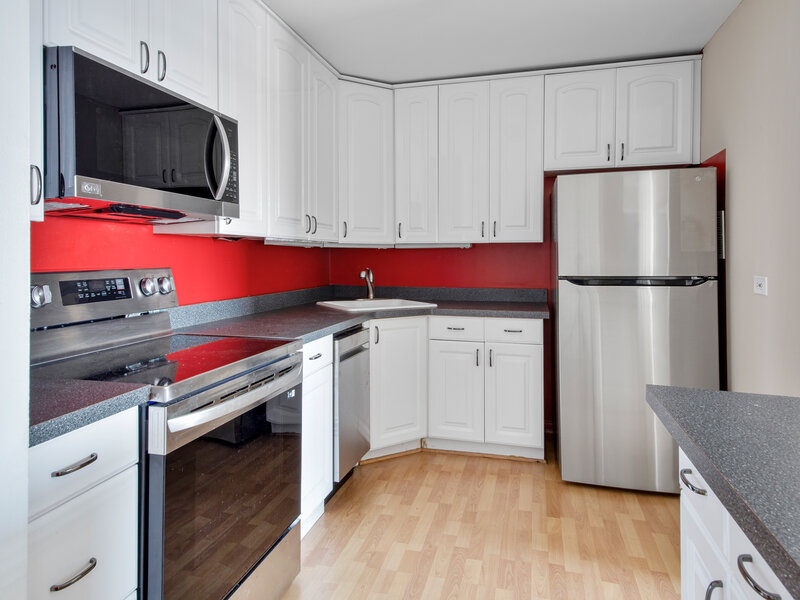3930 N Pine Grove Avenue Chicago IL 60613