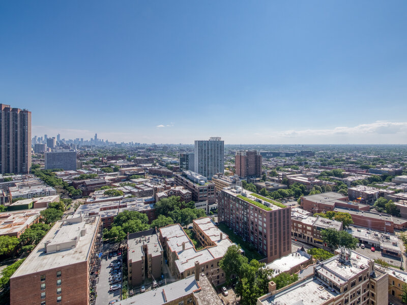 3930 N Pine Grove Avenue Chicago IL 60613