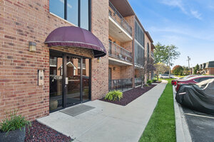 Photo of 7114 W 108th Street Worth IL 60482 Unit 301