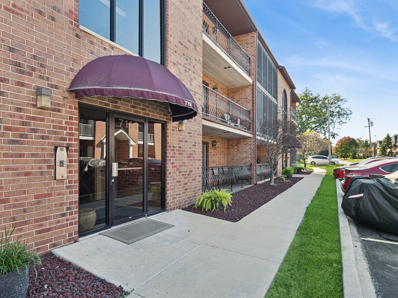 7114 W 108th Street Worth IL 60482