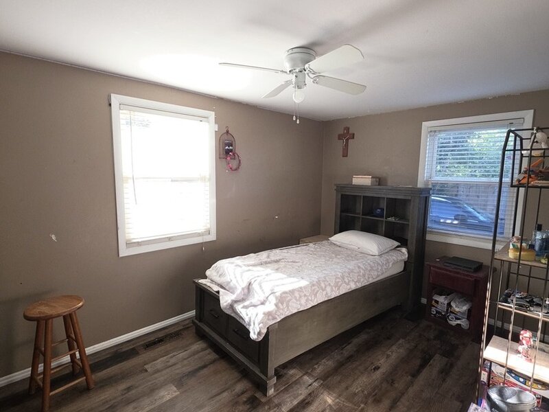 108 Mora Road Carpentersville IL 60110