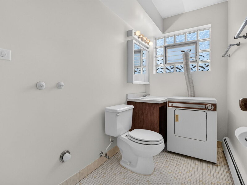 6150 S Kensington Avenue Countryside IL 60525