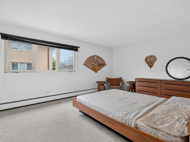 6150 S Kensington Avenue Countryside IL 60525