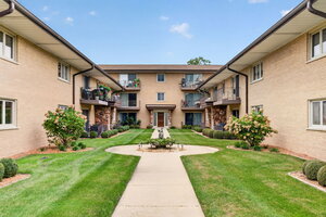 Photo of 6150 S Kensington Avenue Countryside IL 60525 Unit 101c