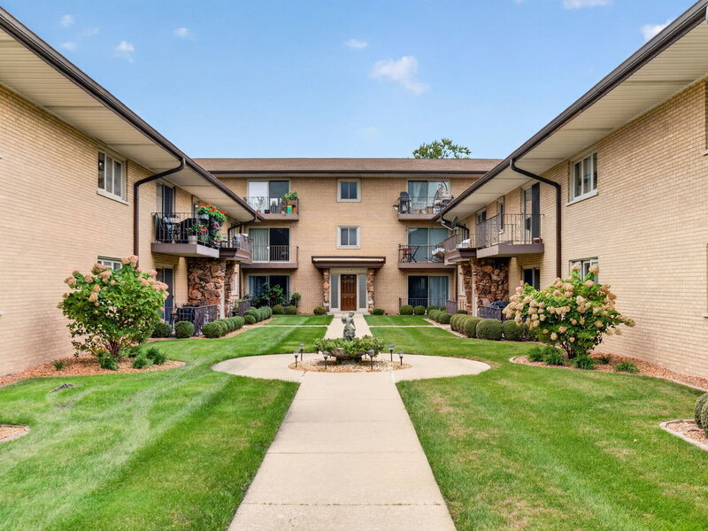 6150 S Kensington Avenue Countryside IL 60525