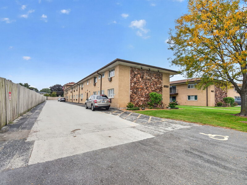 6150 S Kensington Avenue Countryside IL 60525