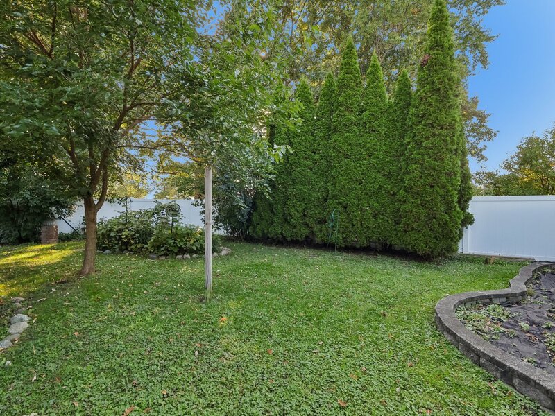 2489 Willoughby Lane Aurora IL 60502