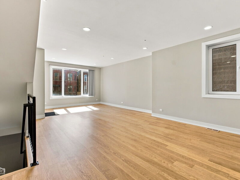 2448 W Diversey Avenue Chicago IL 60647