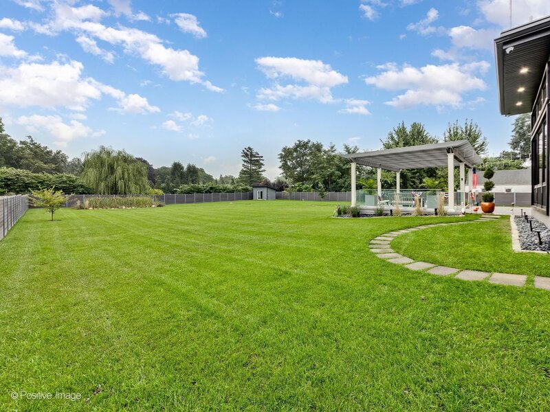 1341 Pfingsten Road Northbrook IL 60062