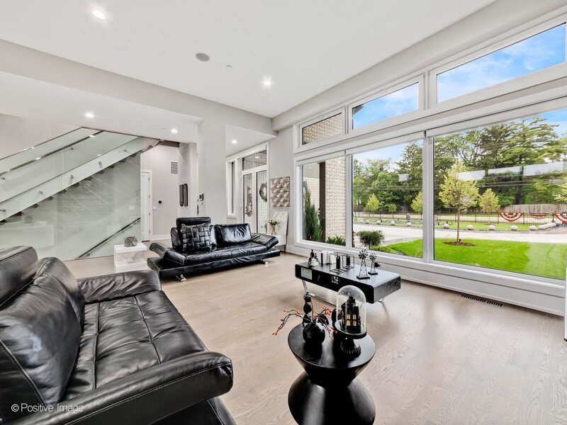 1341 Pfingsten Road Northbrook IL 60062