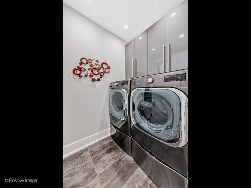 1341 Pfingsten Road Northbrook IL 60062