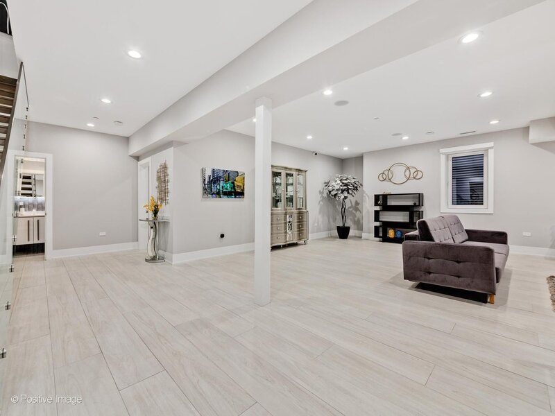 1341 Pfingsten Road Northbrook IL 60062