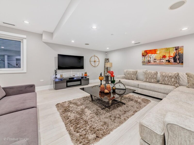 1341 Pfingsten Road Northbrook IL 60062