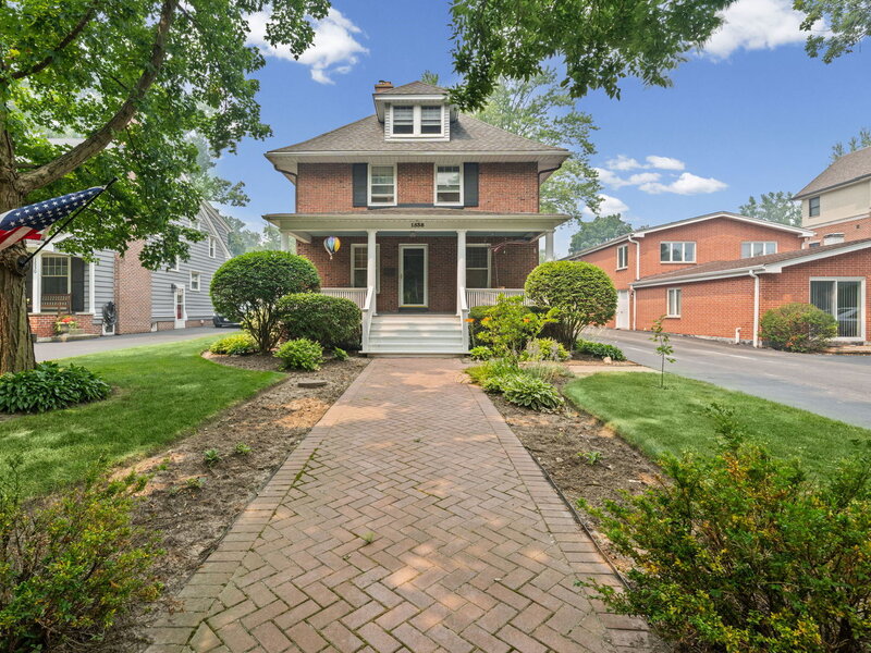1538 Oakwood Avenue Highland Park IL 60035