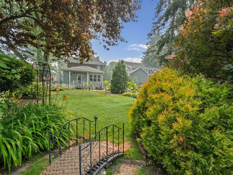 1538 Oakwood Avenue Highland Park IL 60035