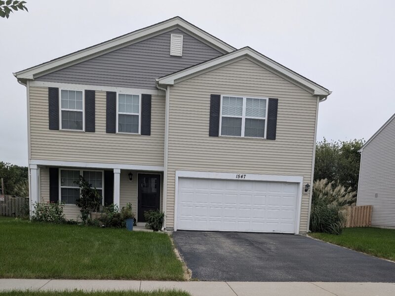 1547 Crest Drive Pingree Grove IL 60140