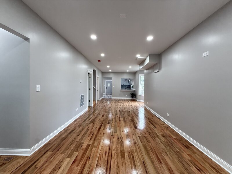 421 N Leclaire Avenue Chicago IL 60644