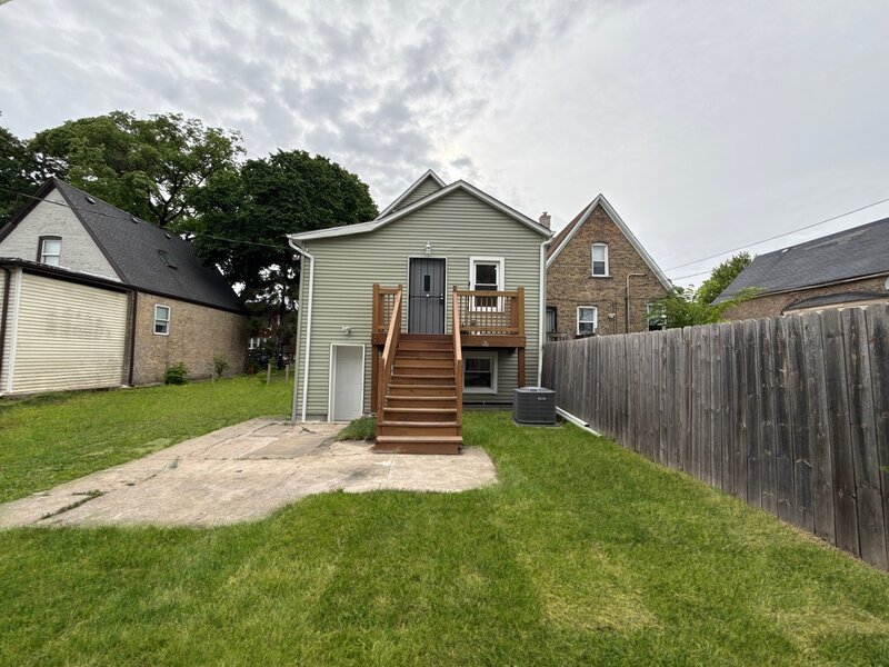 421 N Leclaire Avenue Chicago IL 60644
