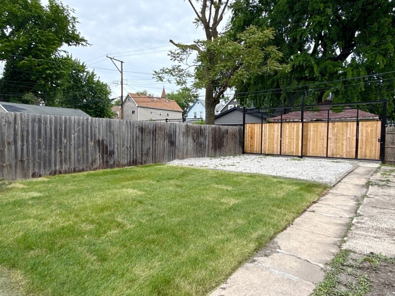 421 N Leclaire Avenue Chicago IL 60644