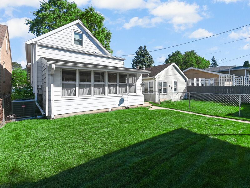 9550 S California Avenue Evergreen Park IL 60805
