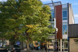 Photo of 2041 W Roscoe Street Chicago IL 60618