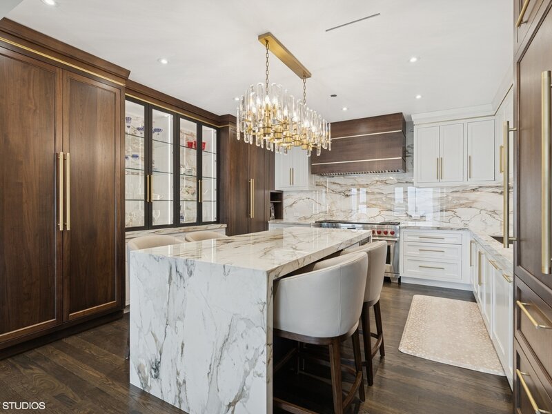 77 E Walton Street Chicago IL 60611