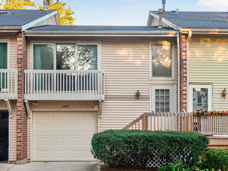 1483 Elder Drive Aurora IL 60506