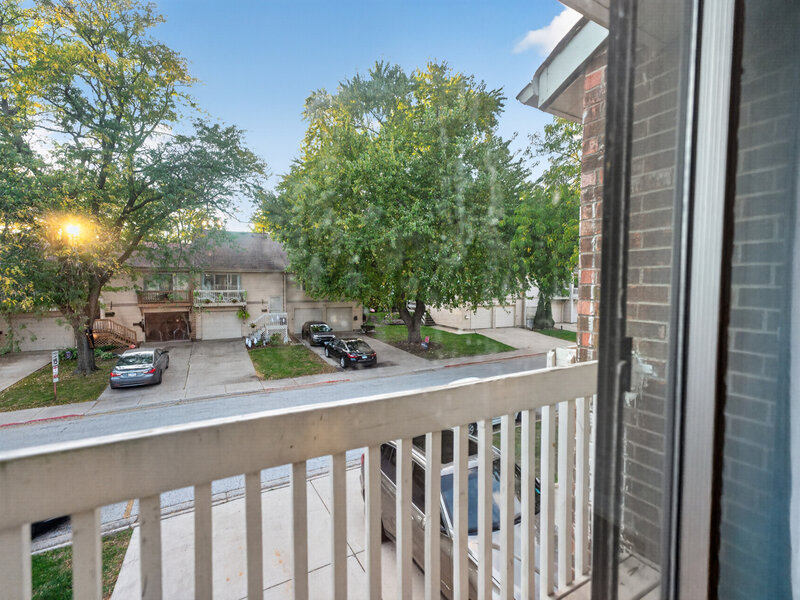 1483 Elder Drive Aurora IL 60506