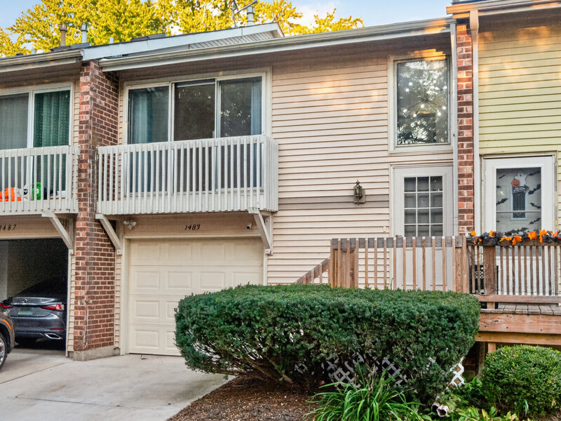 1483 Elder Drive Aurora IL 60506