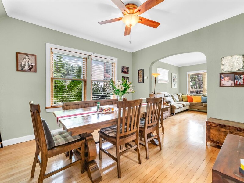 5134 W Ainslie Street Chicago IL 60630