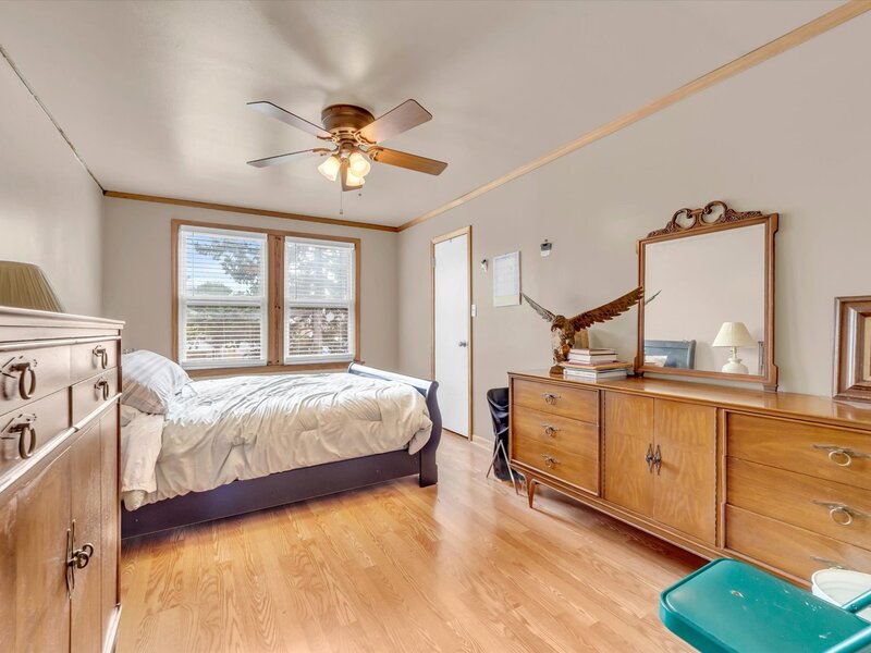 5134 W Ainslie Street Chicago IL 60630