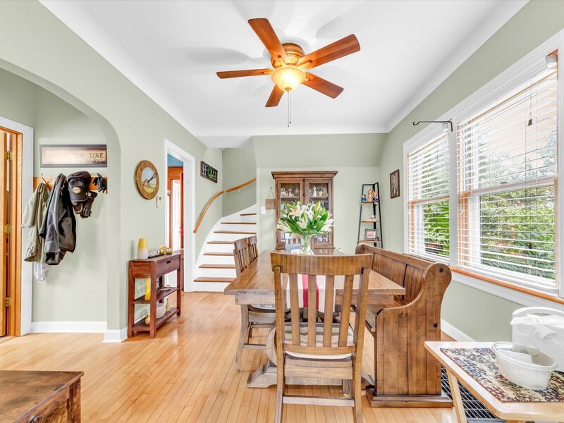 5134 W Ainslie Street Chicago IL 60630