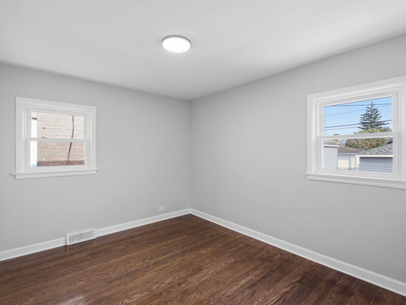 4737 S Leamington Avenue Chicago IL 60638
