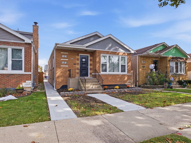 4737 S Leamington Avenue Chicago IL 60638