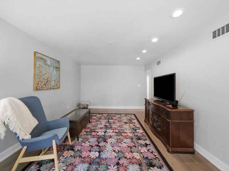 5721 S Mobile Avenue Chicago IL 60638